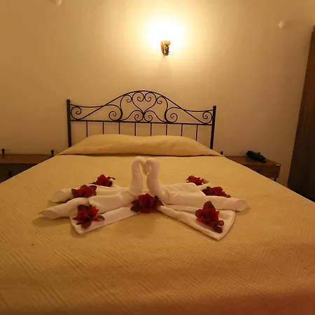 Hotel Zi̇nci̇rli̇ *